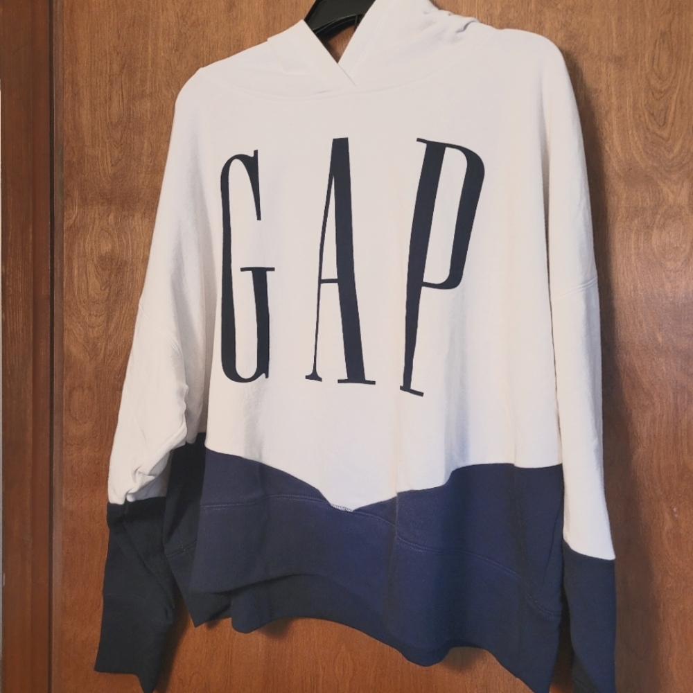Womens Gap sweatshirt